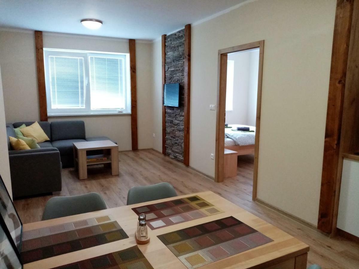 Elejan Apartment Bešeňová Екстериор снимка