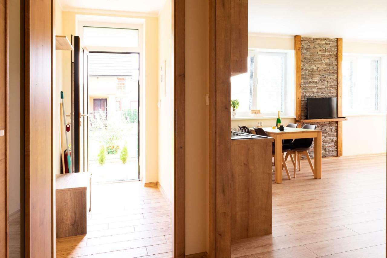 Elejan Apartment Bešeňová Екстериор снимка